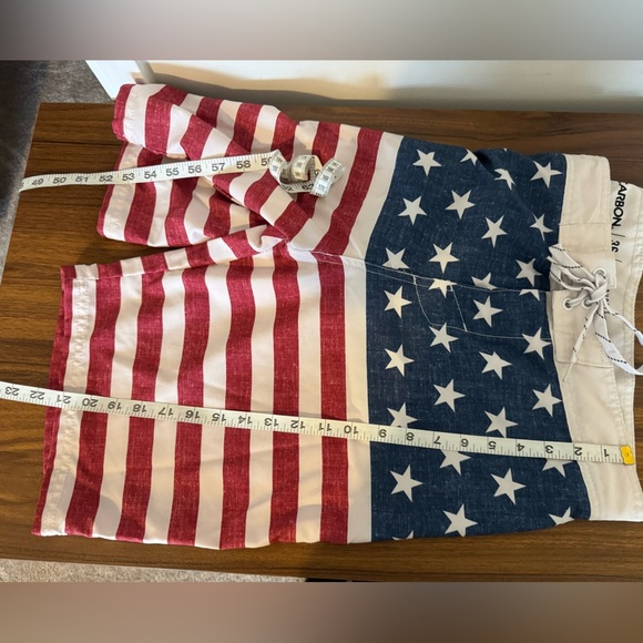 Carbon Red and White Swim Shorts American Flag Men’s Size 36 - Picture 7 of 9